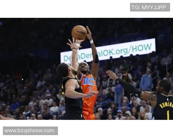 雷霆主场大胜勇士展现强大实力全场精彩瞬间回顾